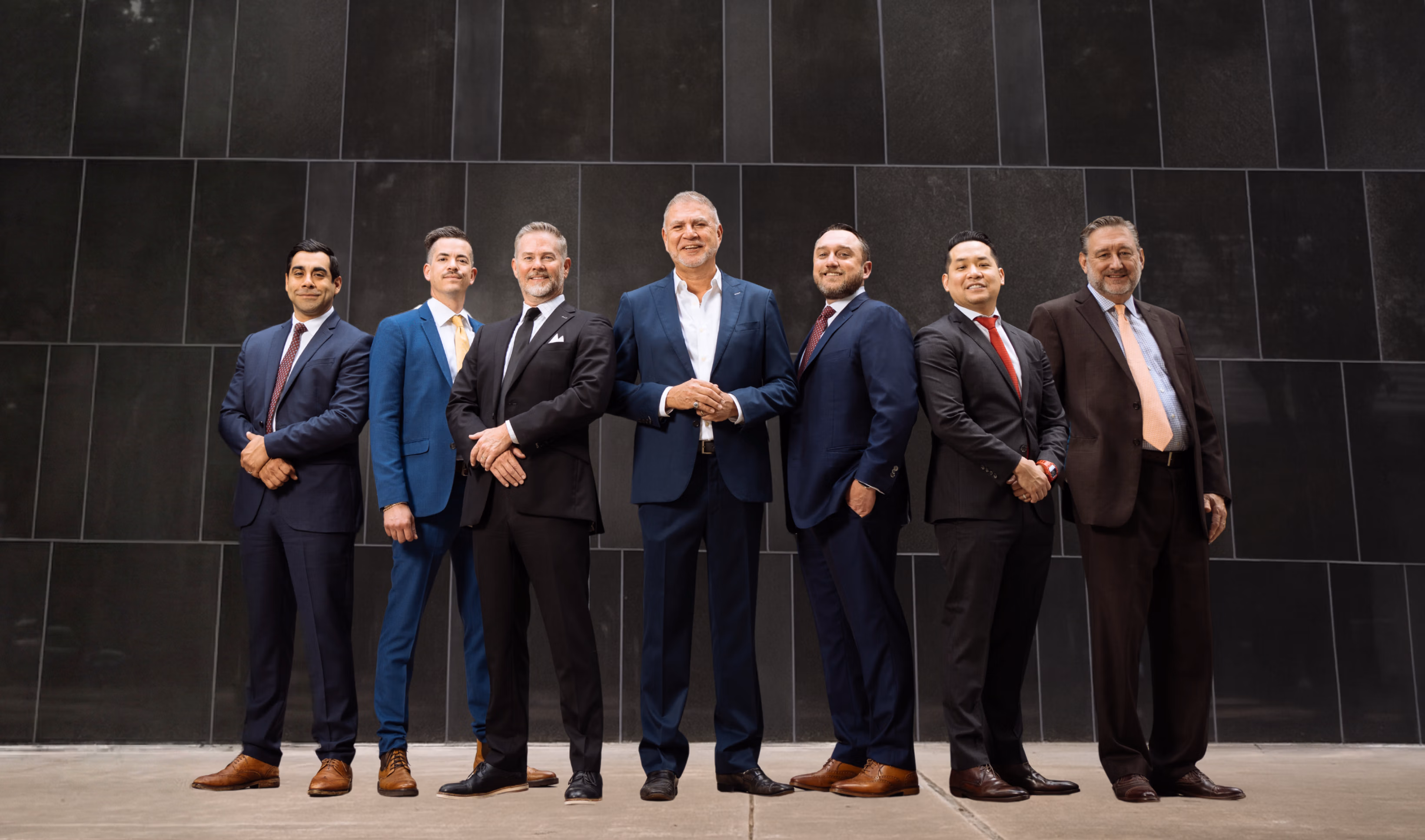 Equipo completo de abogados de Lobo Ley